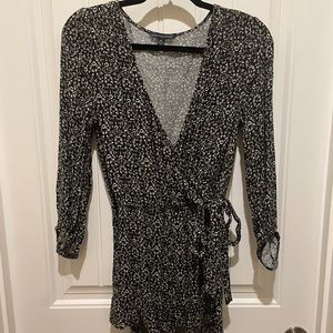 American Eagle Romper - Small - stretchy and flattering - black & cream
